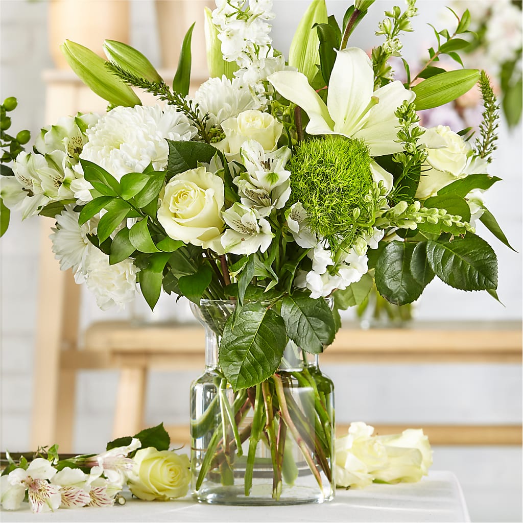 Classic Ivory – A Florist Original – ANDREW'S FLOWERS, Beaverton OR